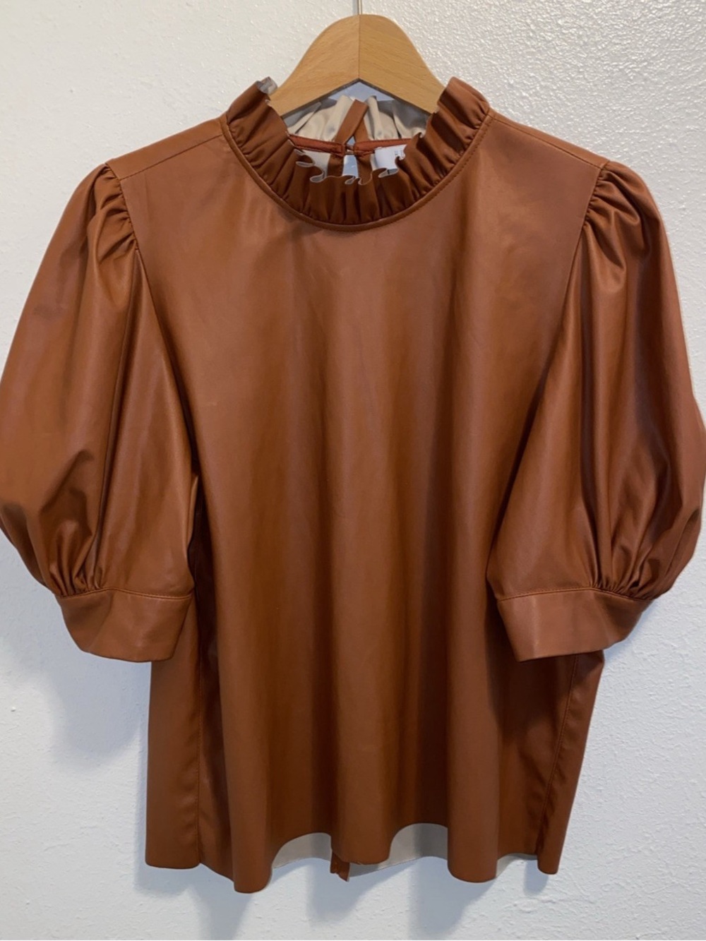 Hunter Bell Stella Brown Faux Leather Short Puff Sleeve Top Ruffle Collar Large